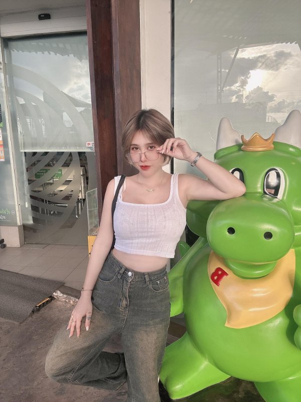 pattiie z แจกวาร์ป นางแบบ พริตตี้ น้อง แพตตี้ สวยแซ่บ เซ็กซี่ นมโต 18+ 18