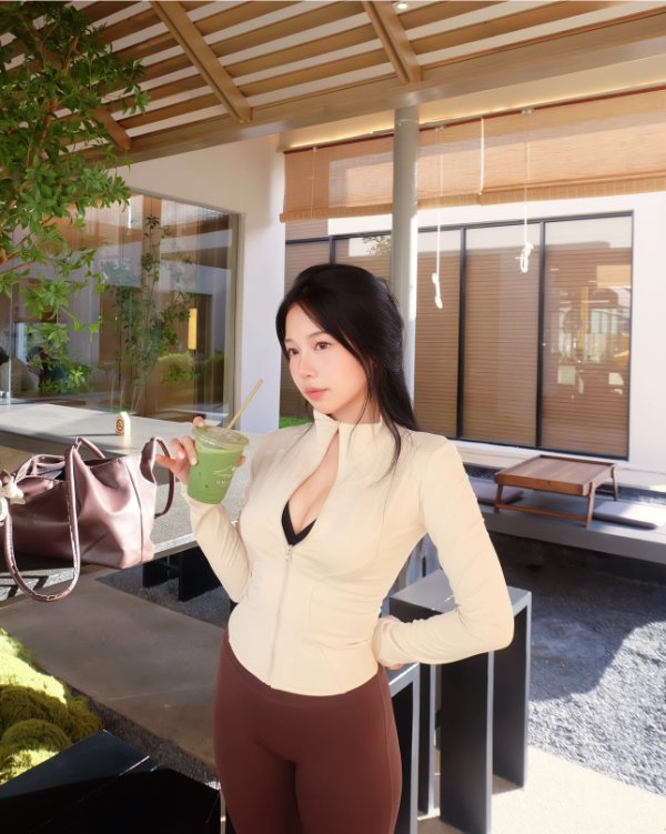 Kamonchat น้อง ไอซ์ แจกวาร์ป สาวสวย พริตตี้ นมโต สวยแซ่บ ดาวtiktok 21