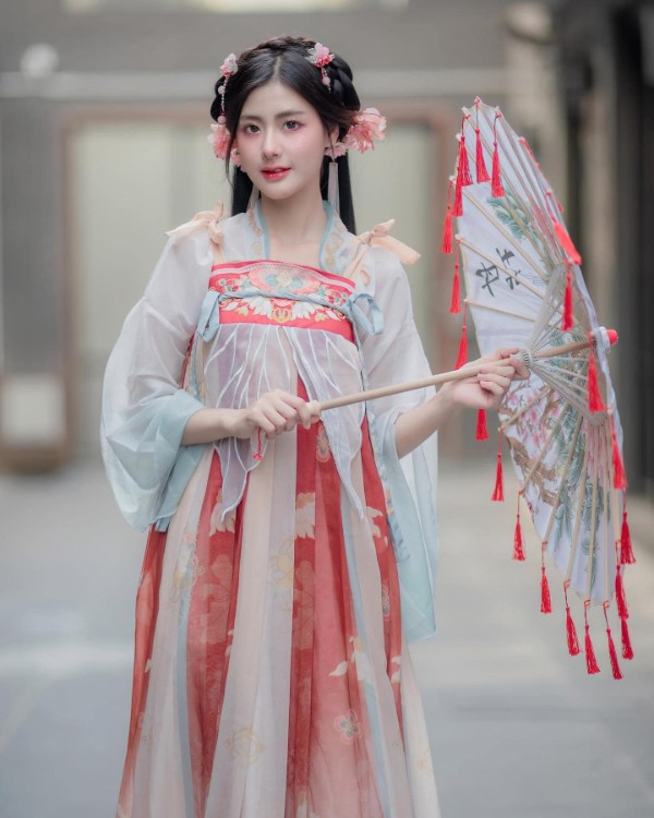 Gygee Nuttakul น้อง จีจี้ สาวสวย ดาวติ๊กต๊อก น่ารัก สวยแซ่บ เซ็กซี่ 18+ 18