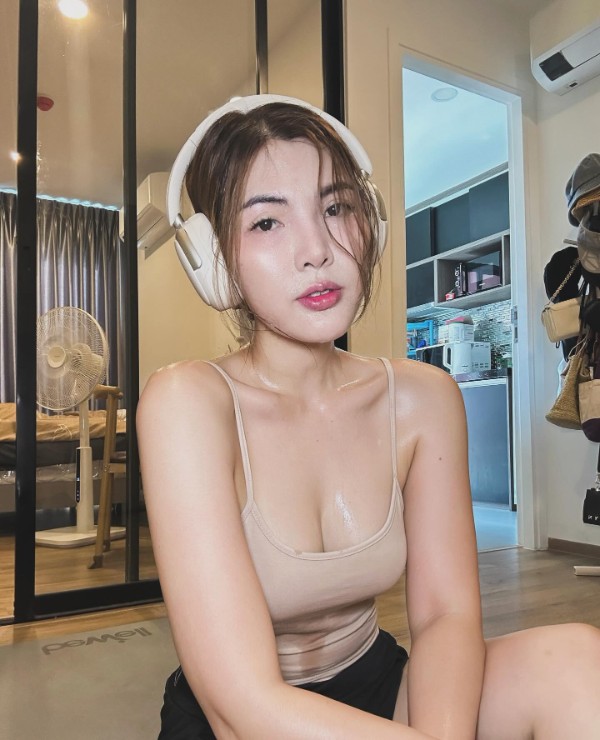 Natthanan Phueng น้อง ผึ้ง ดาวติ๊กต๊อก เซ็กซี่ ตัวท็อป น่ารัก นมโต 18+ 1