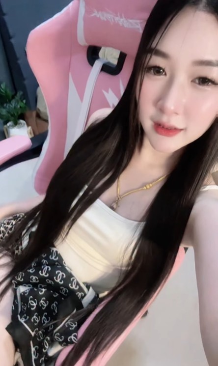 Thanaporn Baotong น้อง ธนาพร สาวน้อย ไอดอล ถ่ายแบบ เซ็กซี่ 18+ 12