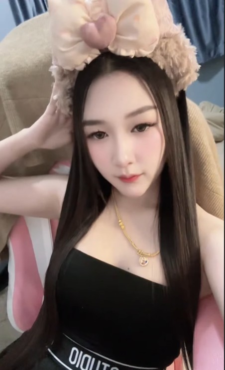 Thanaporn Baotong น้อง ธนาพร สาวน้อย ไอดอล ถ่ายแบบ เซ็กซี่ 18+ 5